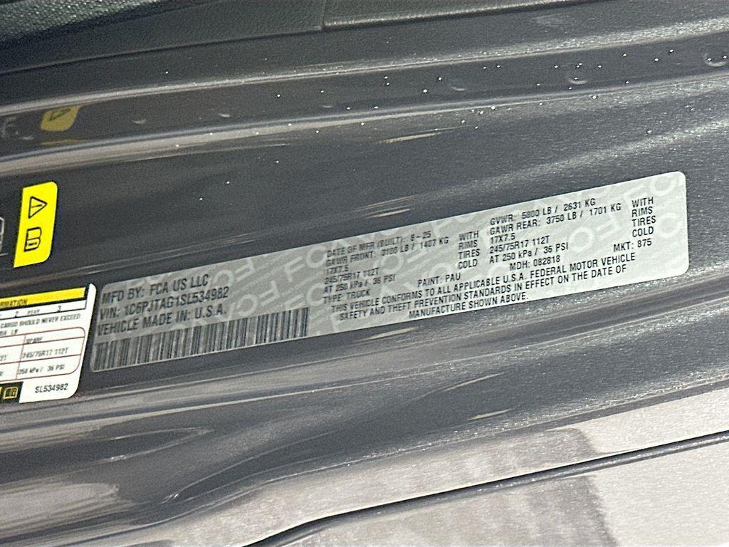 new 2025 Jeep Gladiator car, priced at $43,501