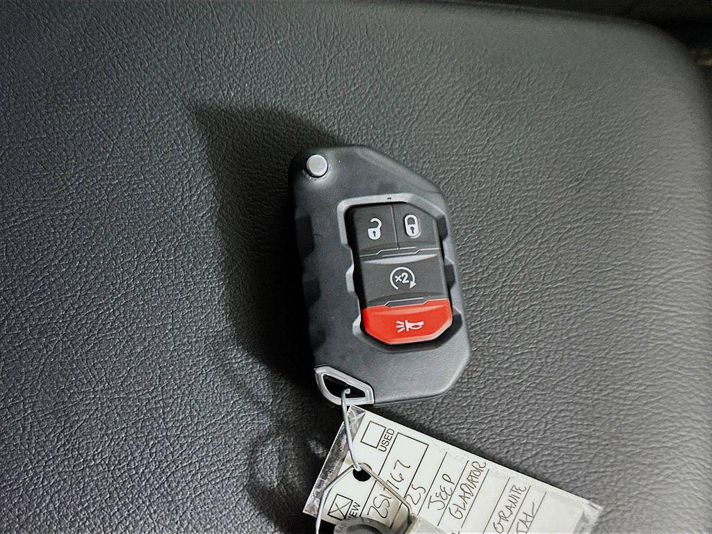 new 2025 Jeep Gladiator car, priced at $43,501