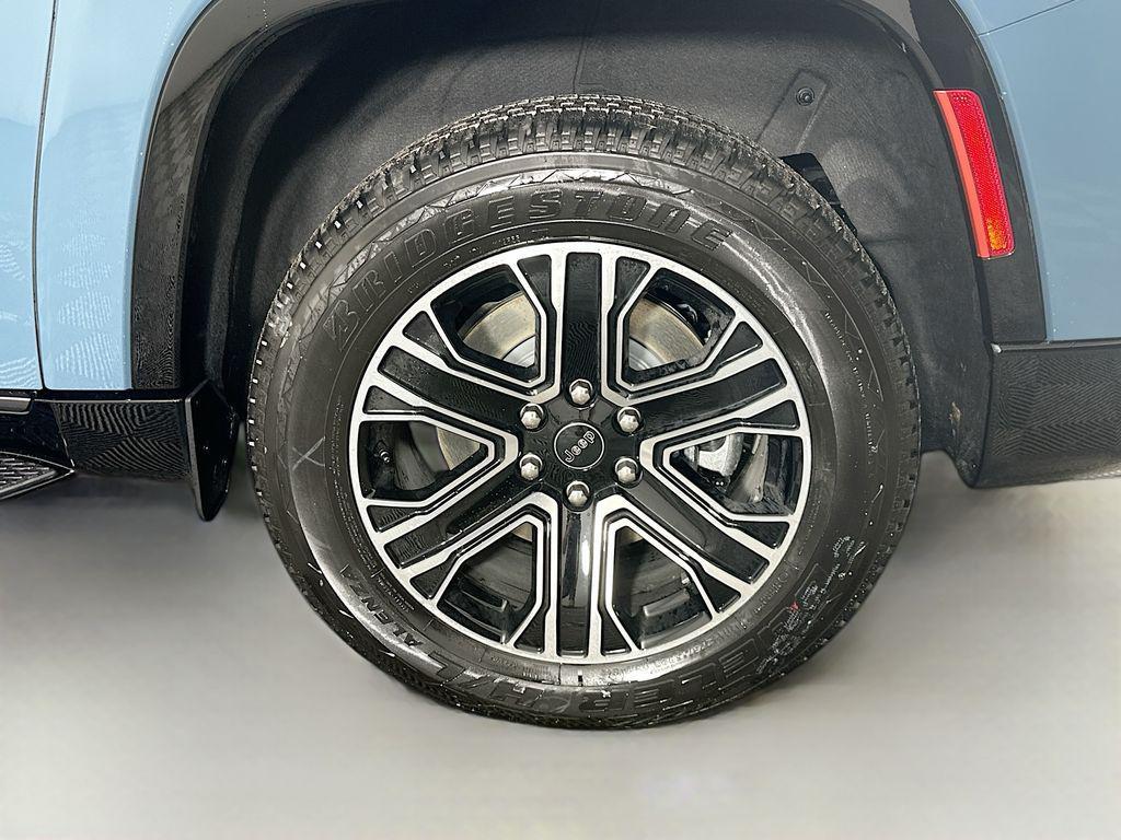 new 2026 Jeep Grand Wagoneer L car, priced at $65,165