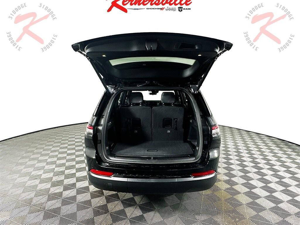 new 2025 Jeep Grand Cherokee L car, priced at $44,724