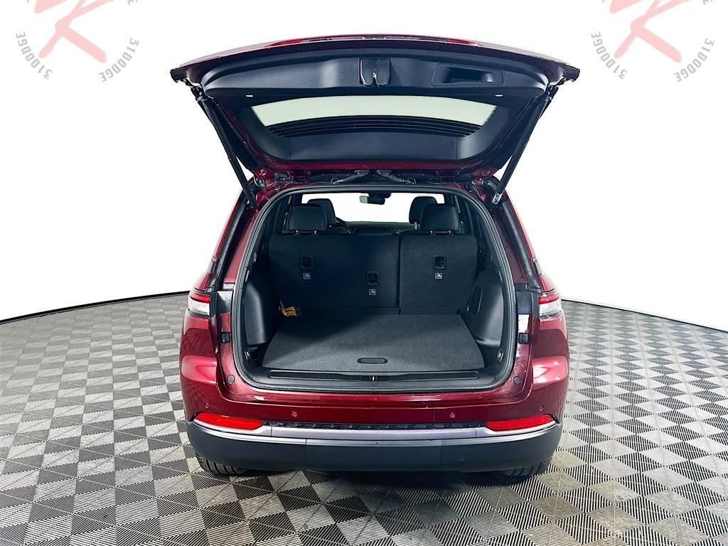 new 2026 Jeep Grand Cherokee car, priced at $47,497