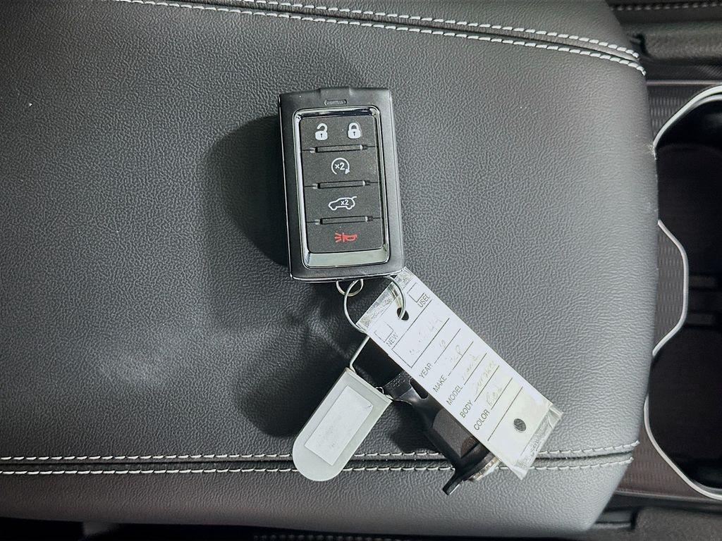 new 2026 Jeep Grand Cherokee car, priced at $45,663