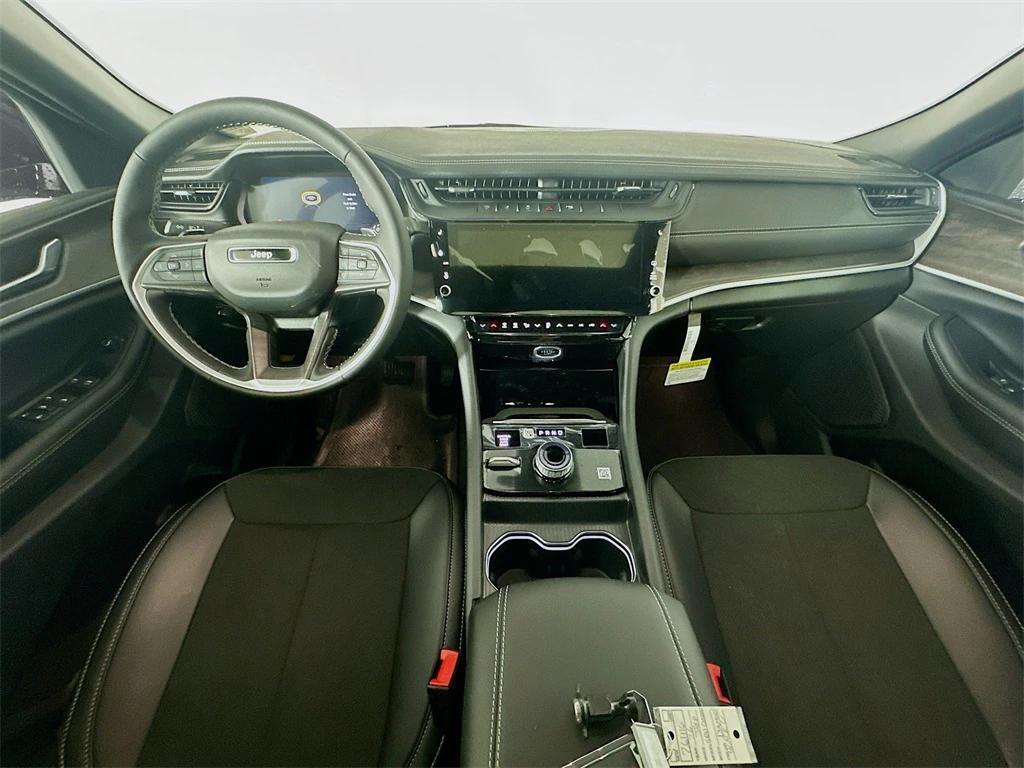 new 2026 Jeep Grand Cherokee car, priced at $45,860