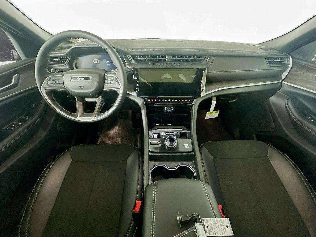 new 2026 Jeep Grand Cherokee car, priced at $43,960