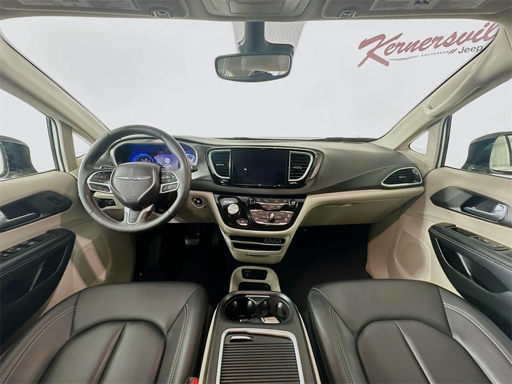 used 2024 Chrysler Pacifica car, priced at $26,935
