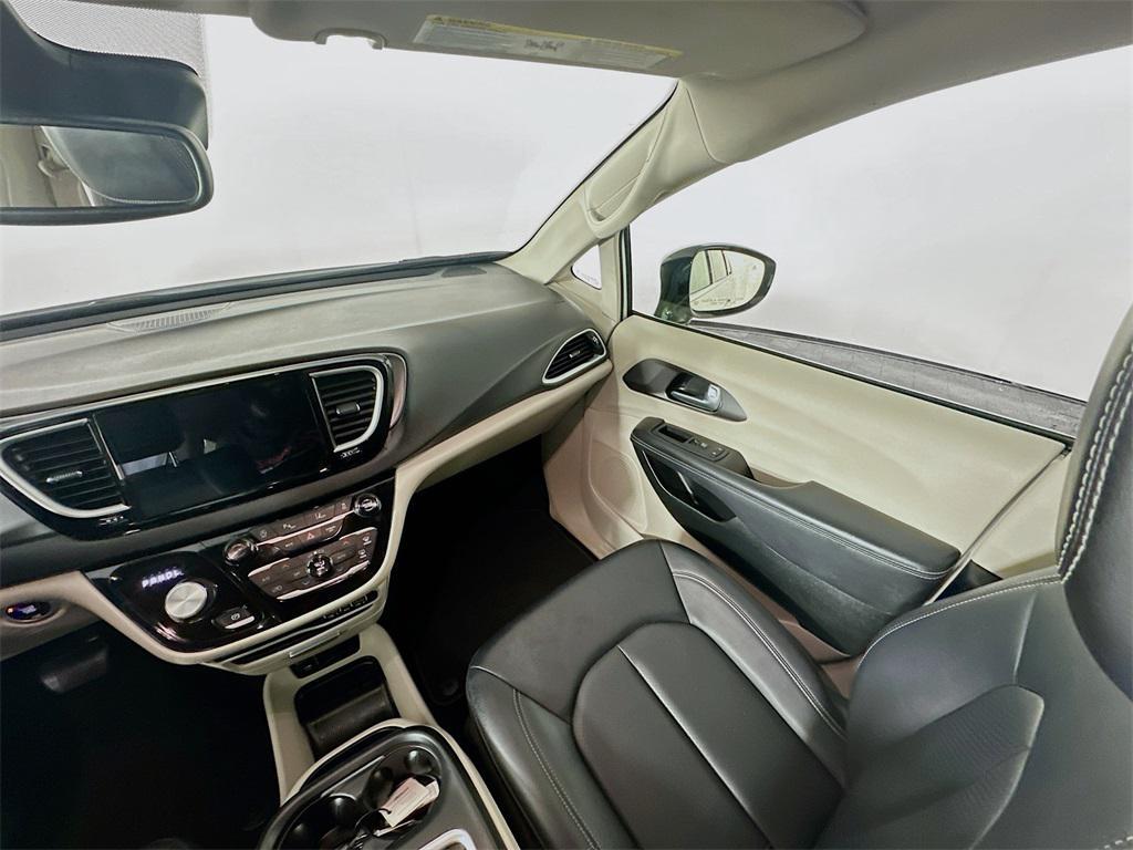 used 2024 Chrysler Pacifica car, priced at $26,935