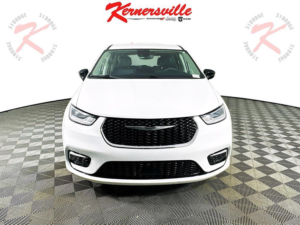 used 2024 Chrysler Pacifica car, priced at $26,935