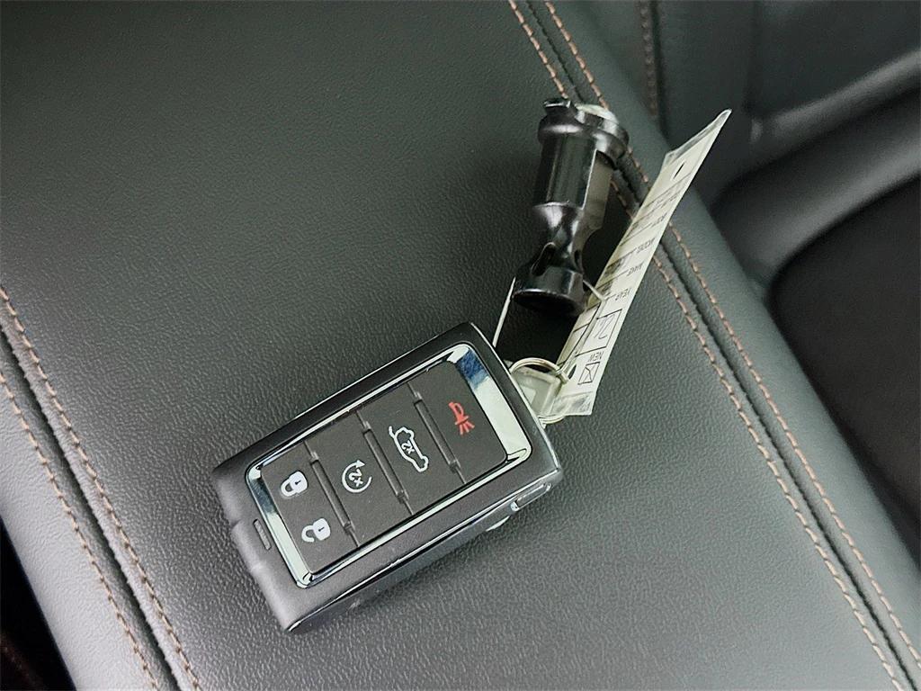 new 2026 Jeep Cherokee car, priced at $46,215