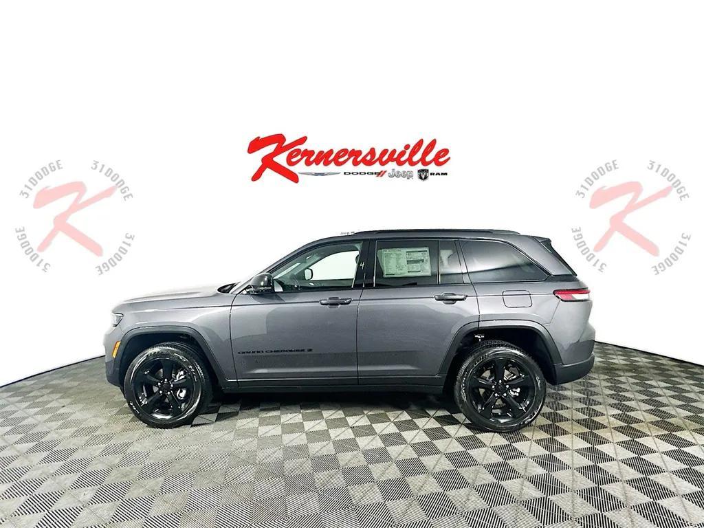new 2025 Jeep Grand Cherokee car, priced at $40,773
