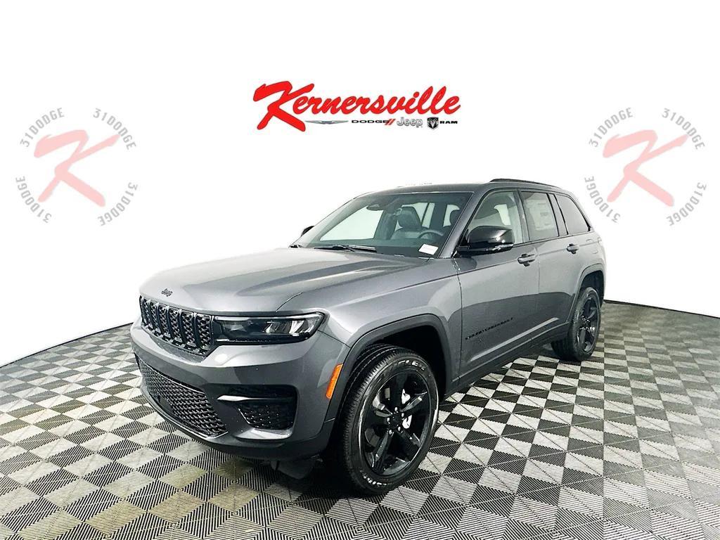 new 2025 Jeep Grand Cherokee car, priced at $40,773