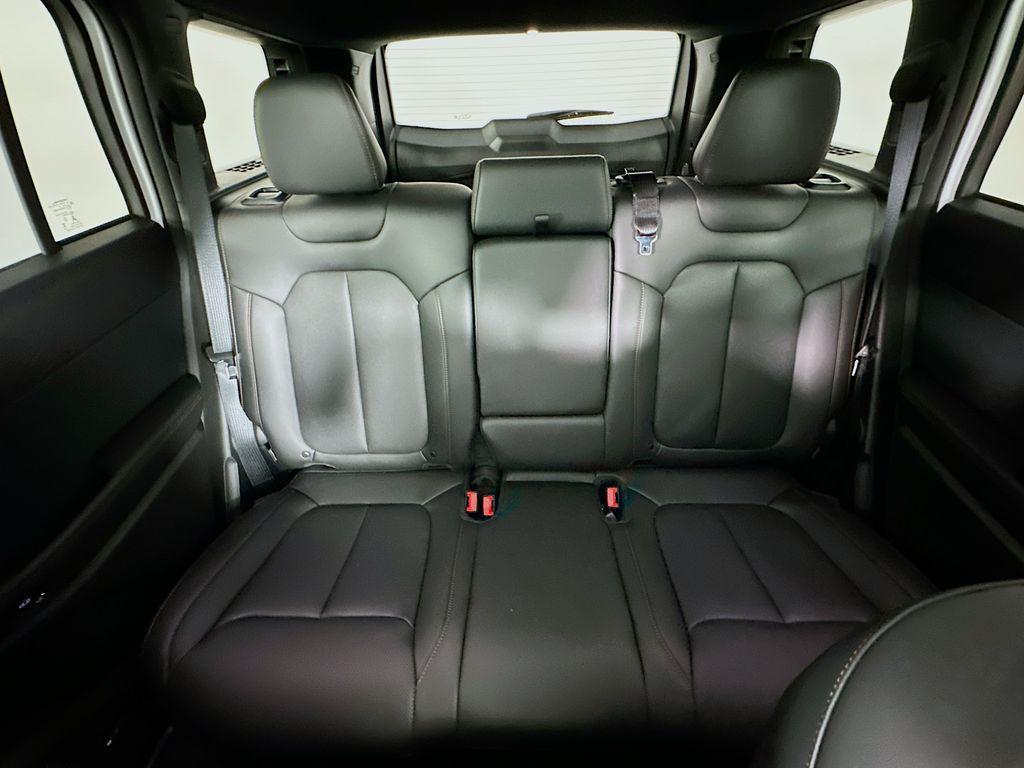 new 2026 Jeep Cherokee car, priced at $41,193