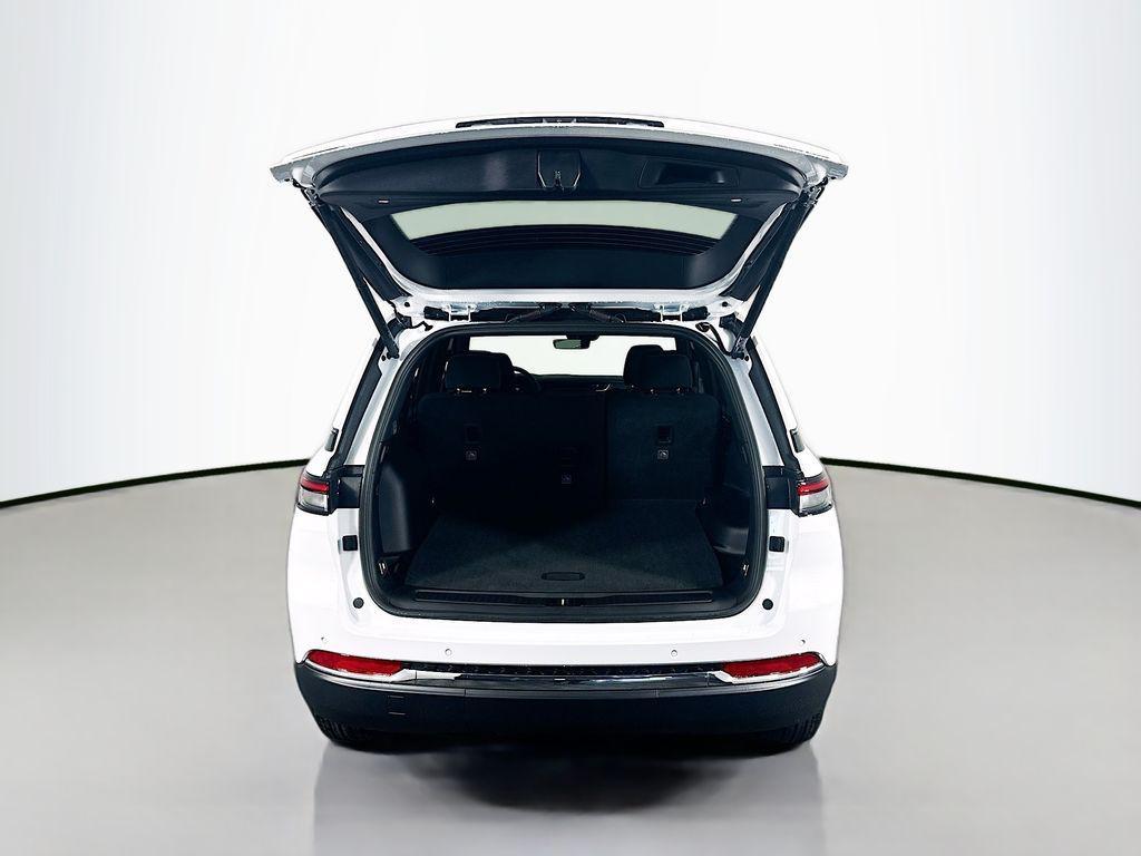 new 2025 Jeep Grand Cherokee car, priced at $32,234