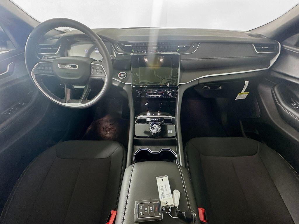 new 2025 Jeep Grand Cherokee car, priced at $32,234