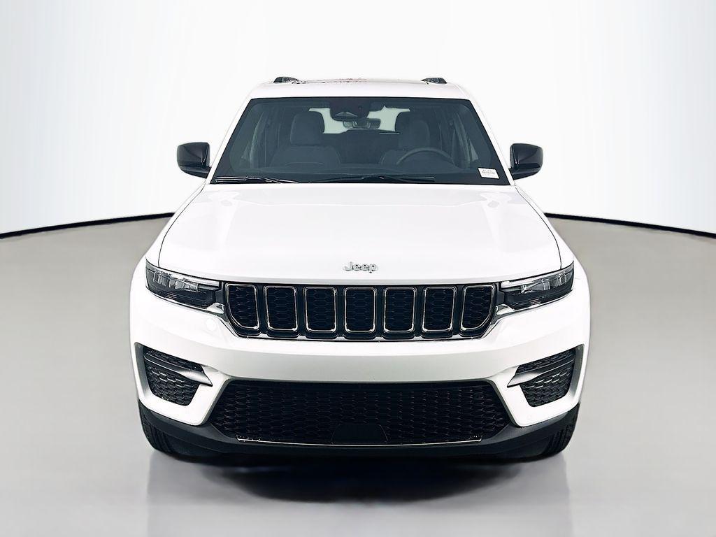 new 2025 Jeep Grand Cherokee car, priced at $32,234