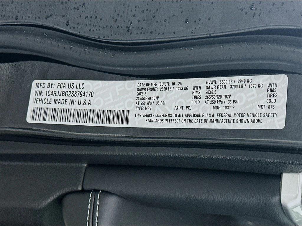 new 2025 Jeep Grand Cherokee L car, priced at $47,354