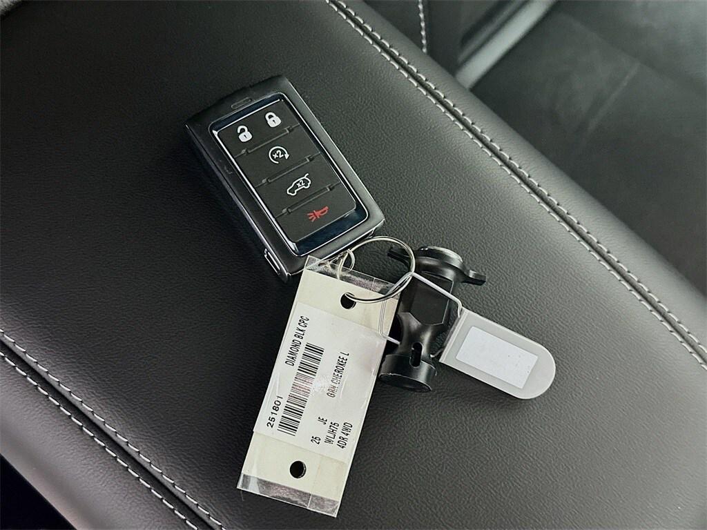 new 2025 Jeep Grand Cherokee L car, priced at $43,858