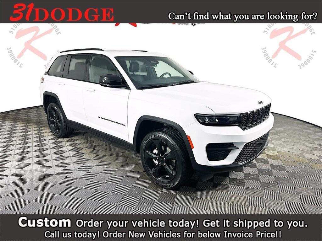 new 2025 Jeep Grand Cherokee car, priced at $40,690