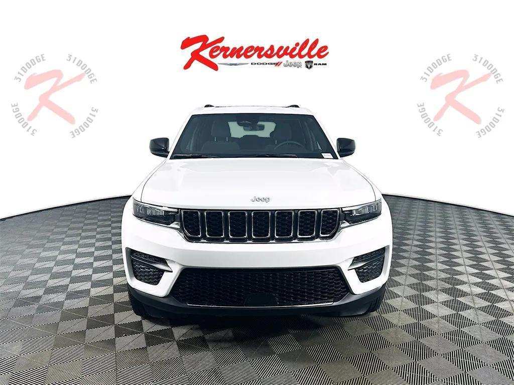 new 2025 Jeep Grand Cherokee car, priced at $33,558