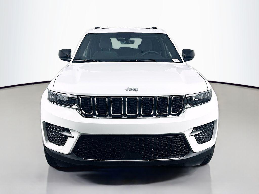 new 2025 Jeep Grand Cherokee car, priced at $32,659