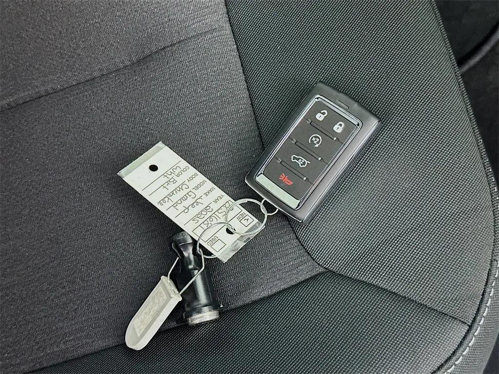 new 2025 Jeep Grand Cherokee car, priced at $33,558