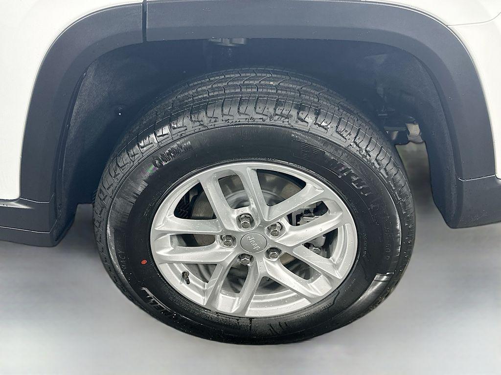 new 2025 Jeep Grand Cherokee car, priced at $32,659