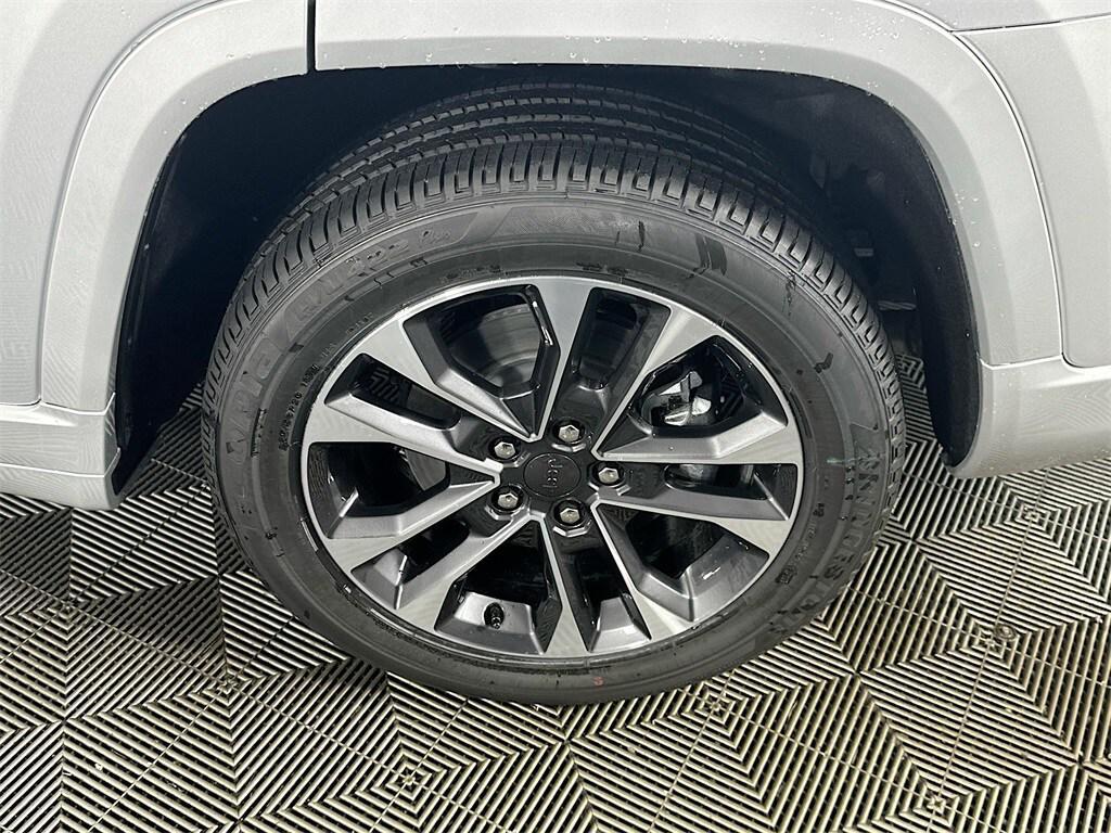 new 2025 Jeep Grand Cherokee L car, priced at $55,846