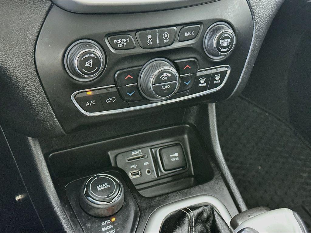 used 2018 Jeep Cherokee car, priced at $12,484