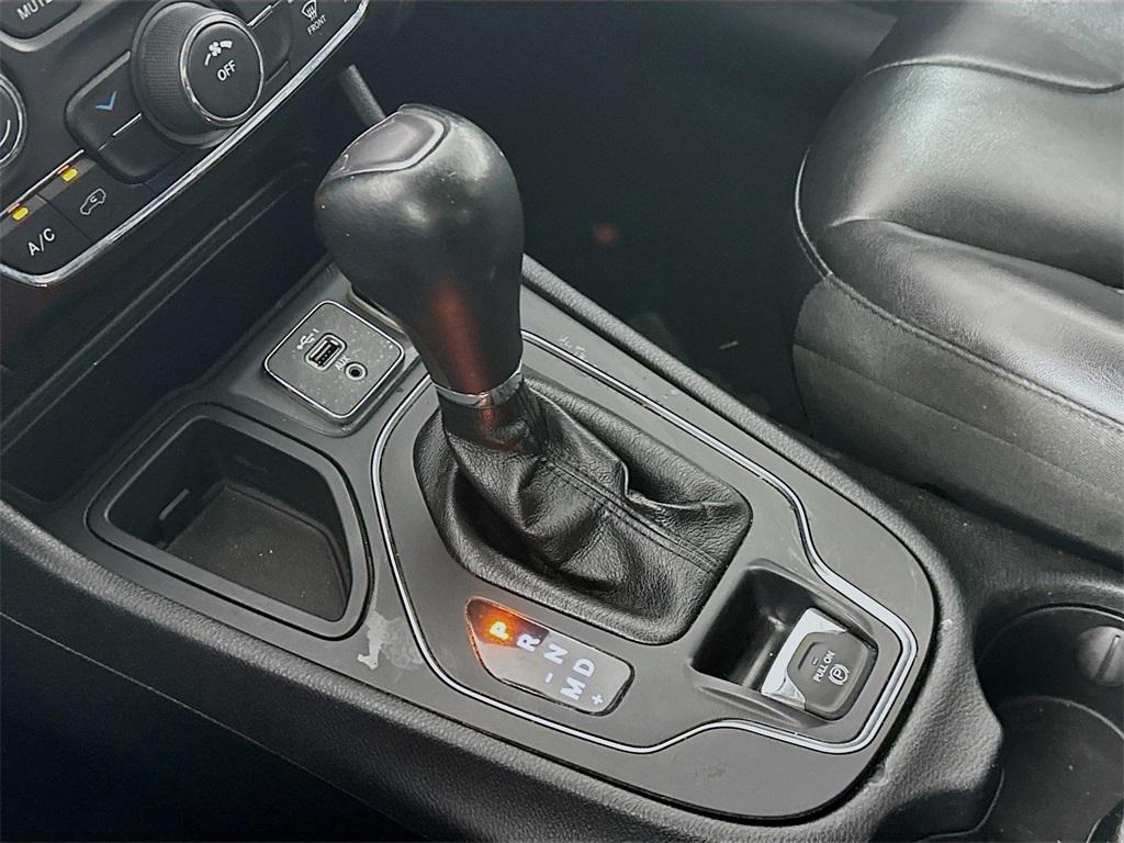 used 2020 Jeep Cherokee car, priced at $12,485