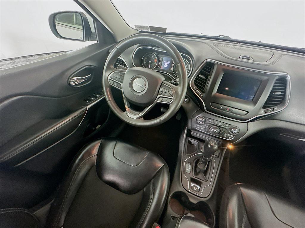 used 2020 Jeep Cherokee car, priced at $12,485