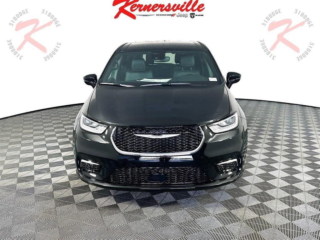 new 2026 Chrysler Pacifica car, priced at $41,782