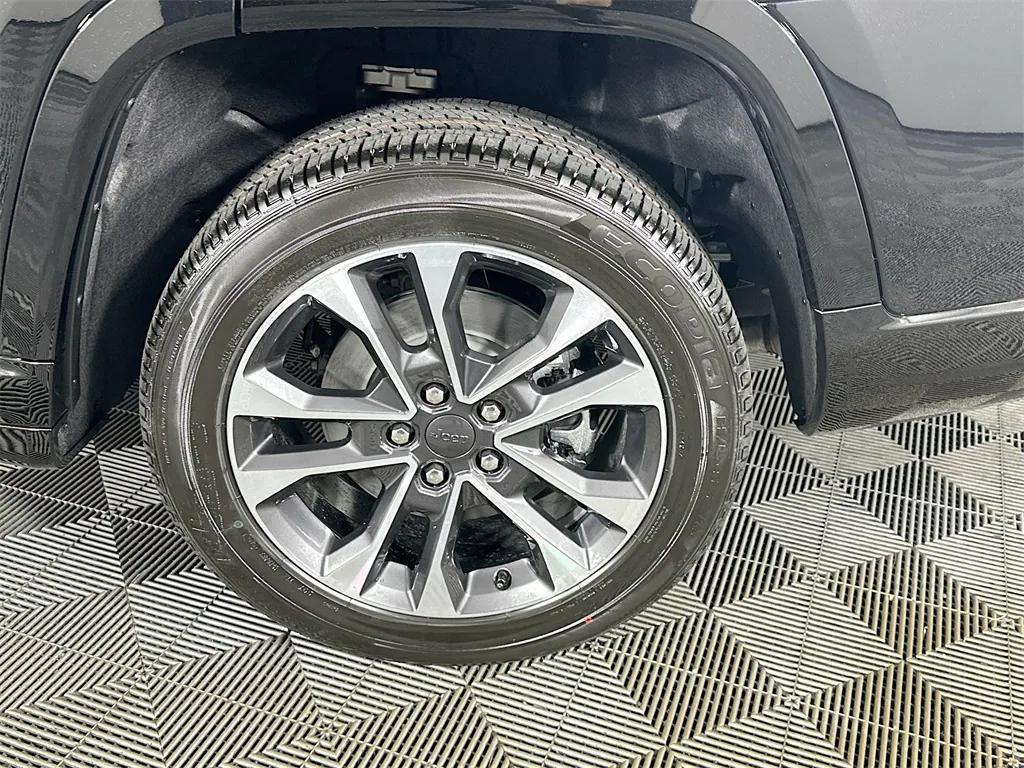 new 2025 Jeep Grand Cherokee L car, priced at $55,846