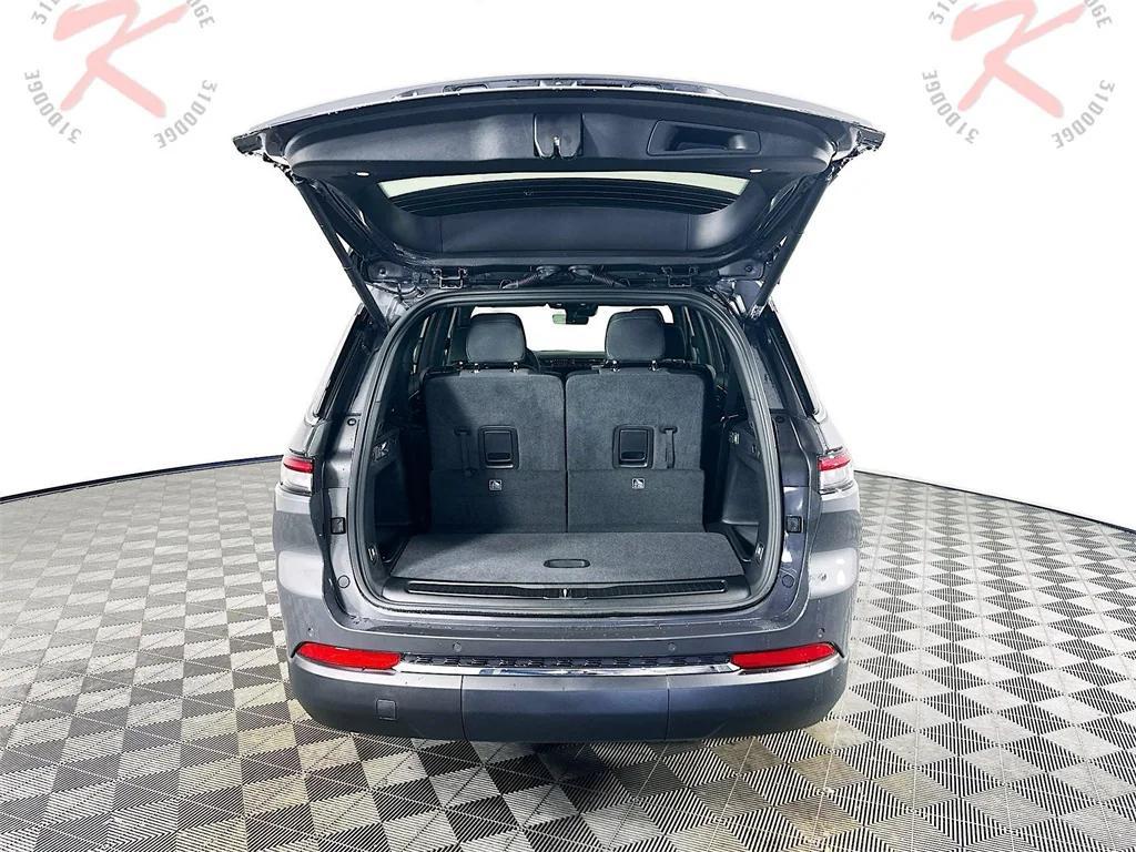 new 2026 Jeep Grand Cherokee L car, priced at $47,305