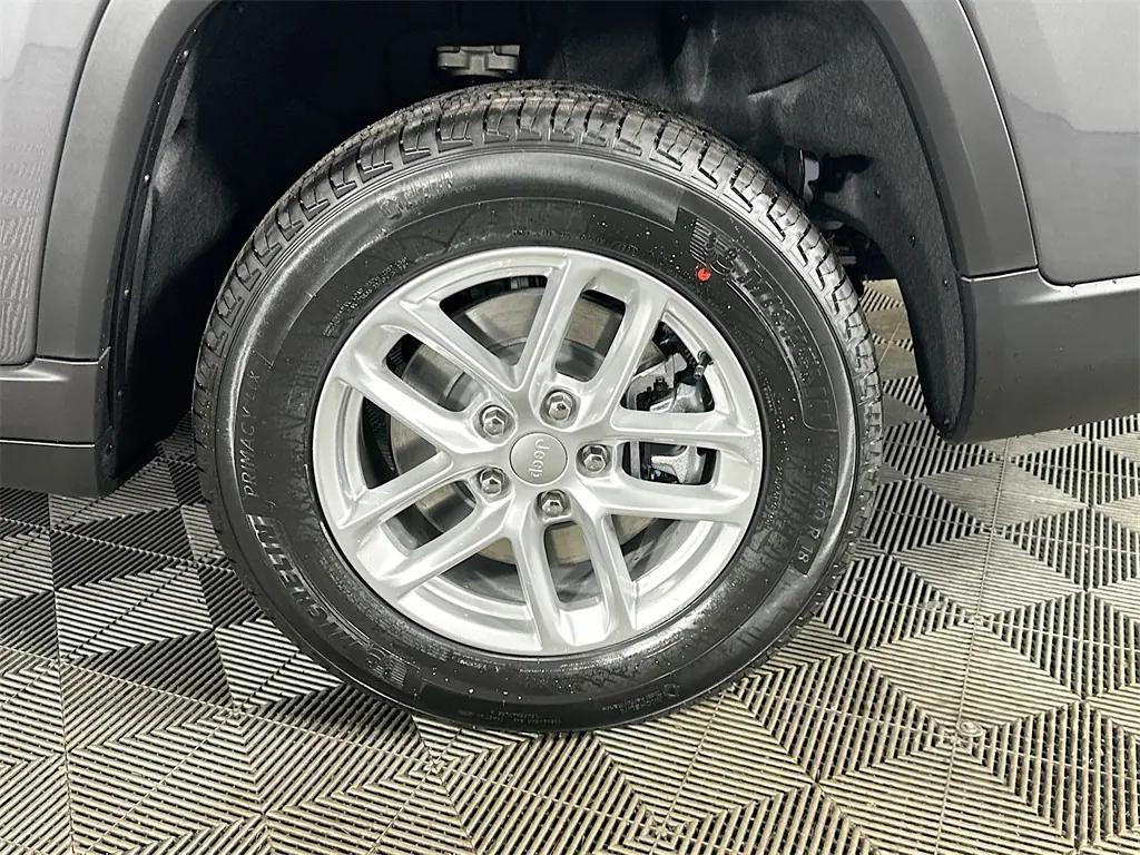 new 2026 Jeep Grand Cherokee L car, priced at $47,305
