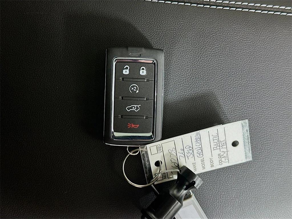 new 2026 Jeep Grand Cherokee L car, priced at $47,305