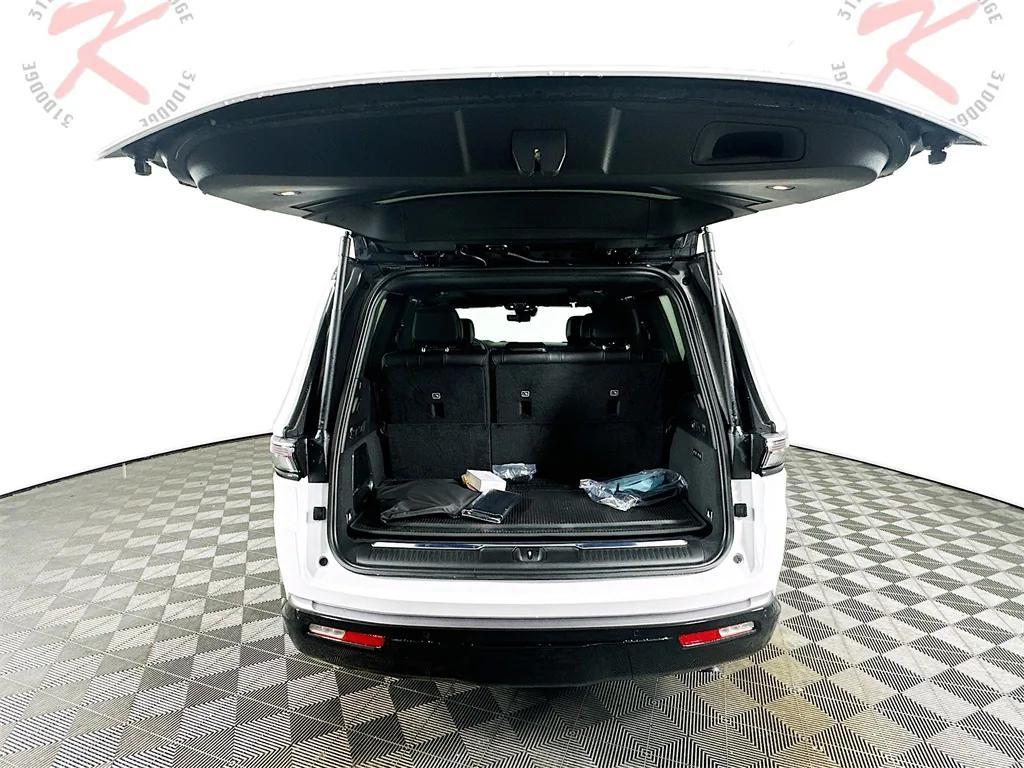 new 2026 Jeep Grand Wagoneer car, priced at $94,619