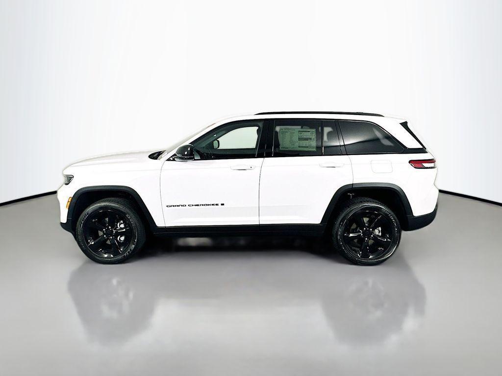 new 2025 Jeep Grand Cherokee car, priced at $37,791