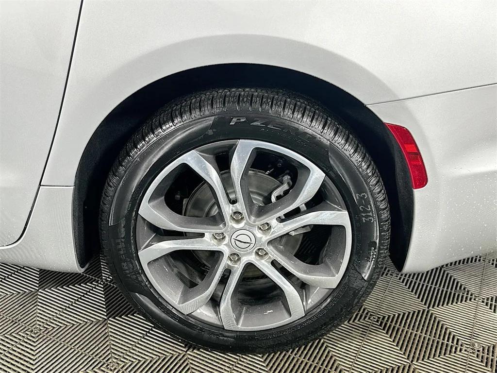 new 2026 Chrysler Pacifica car, priced at $52,307