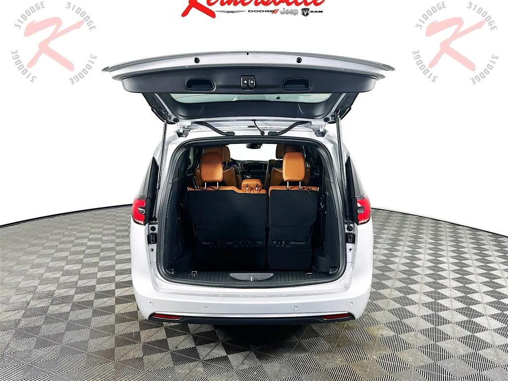 new 2026 Chrysler Pacifica car, priced at $52,307