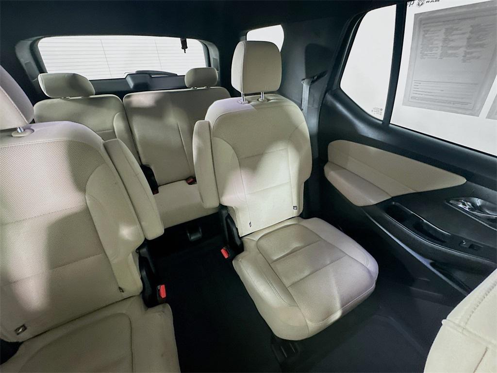 used 2022 Chevrolet Traverse car, priced at $17,985