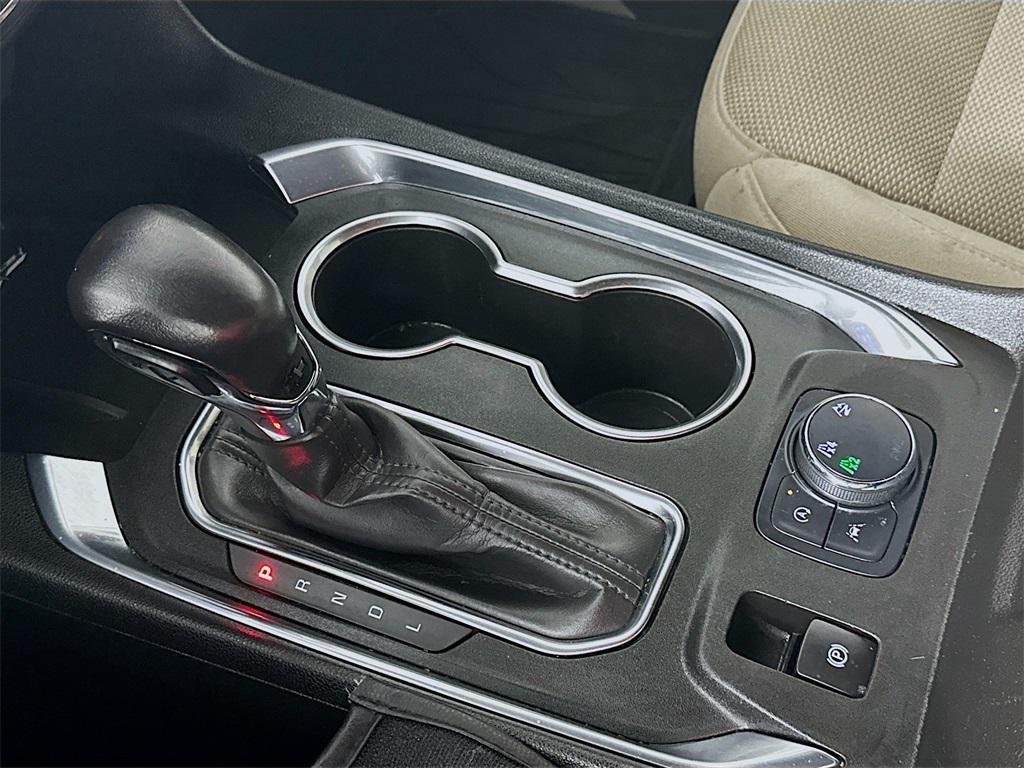 used 2022 Chevrolet Traverse car, priced at $17,985