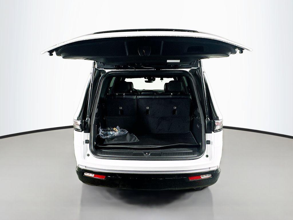 new 2026 Jeep Grand Wagoneer car, priced at $72,797