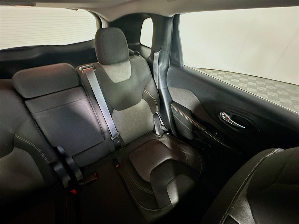 used 2014 Jeep Cherokee car, priced at $6,285