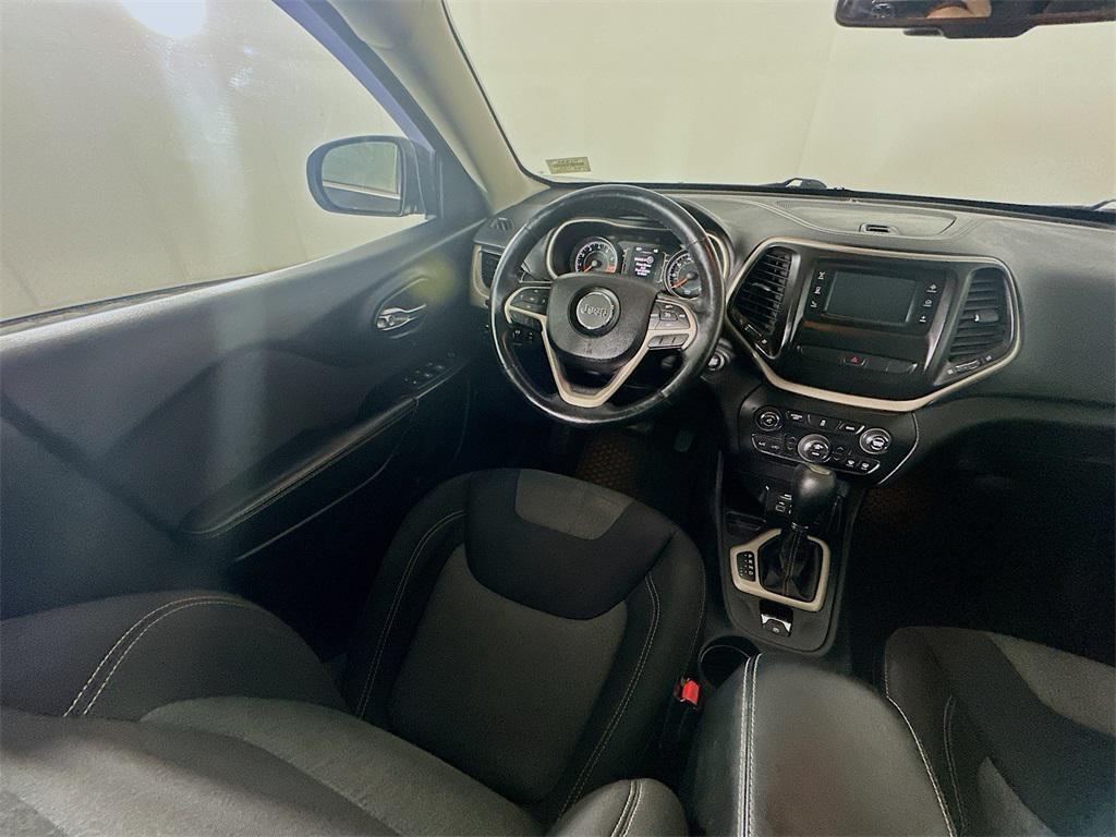 used 2014 Jeep Cherokee car, priced at $6,285