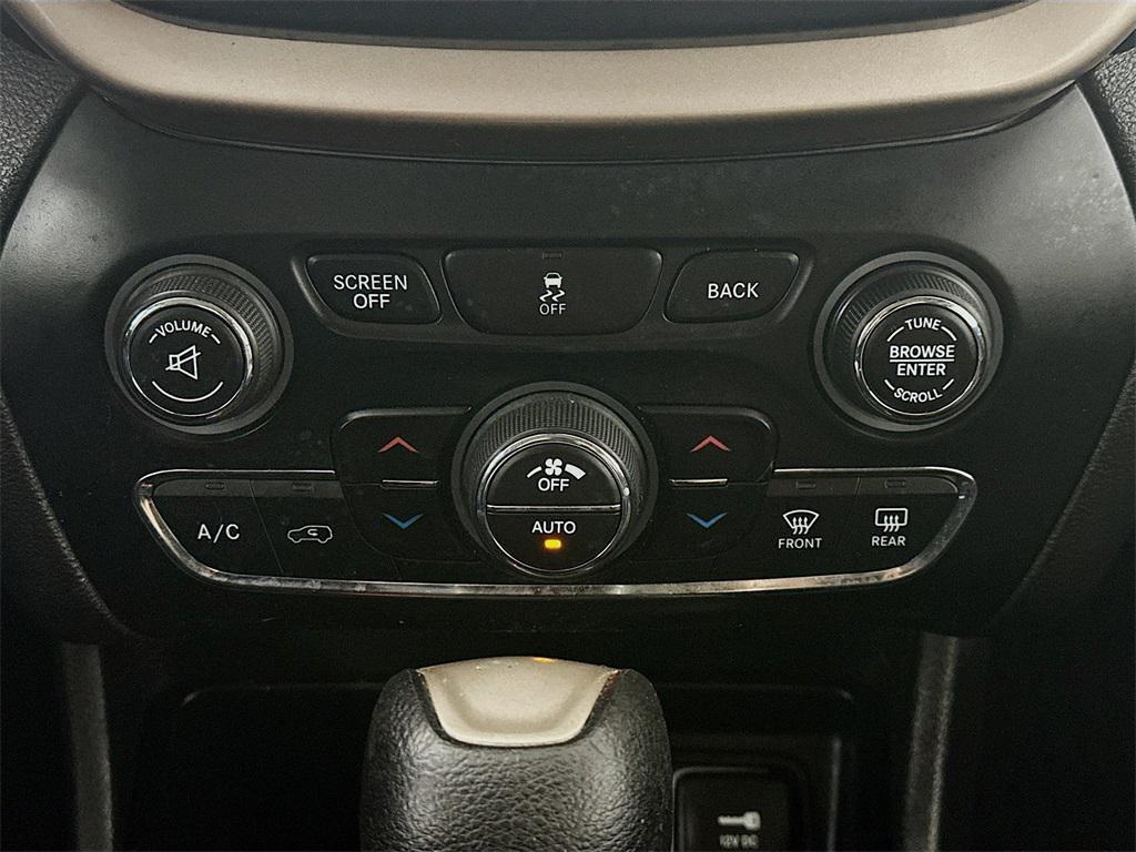 used 2014 Jeep Cherokee car, priced at $6,285