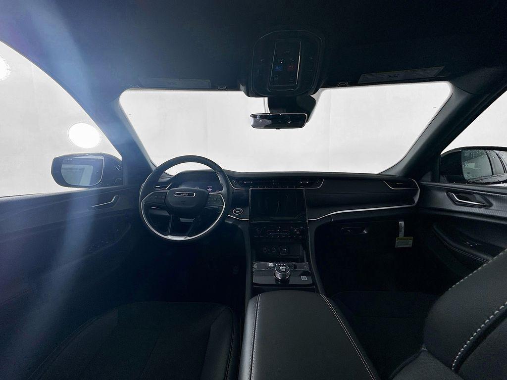 new 2025 Jeep Grand Cherokee car, priced at $36,409
