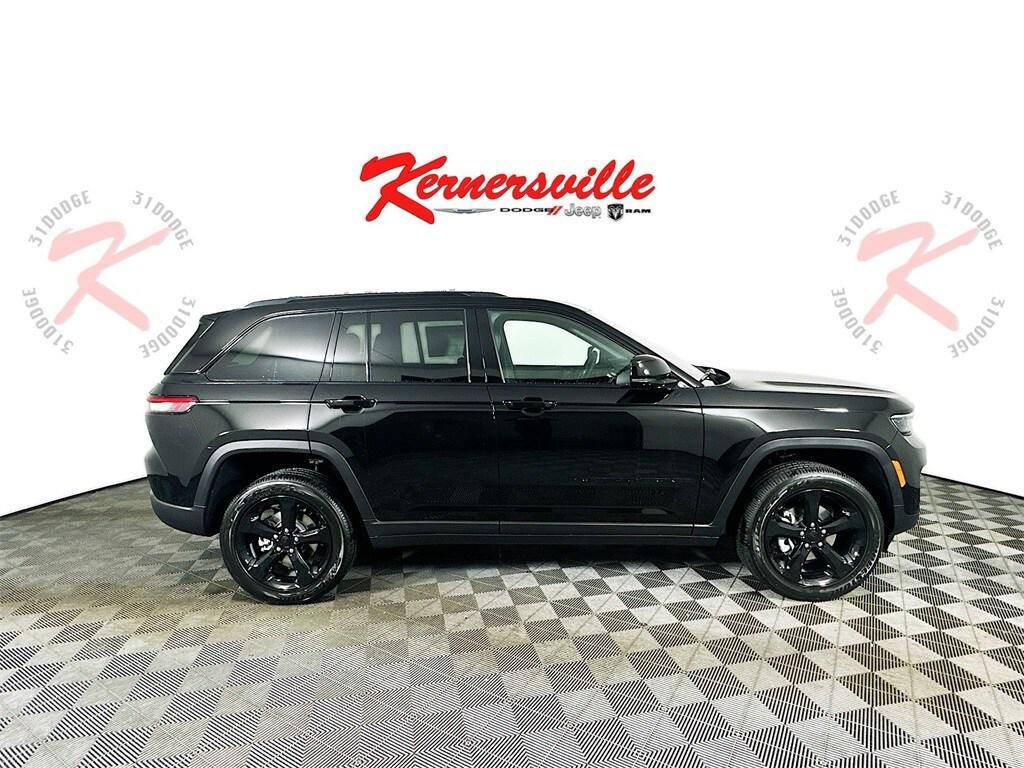 new 2025 Jeep Grand Cherokee car, priced at $39,308