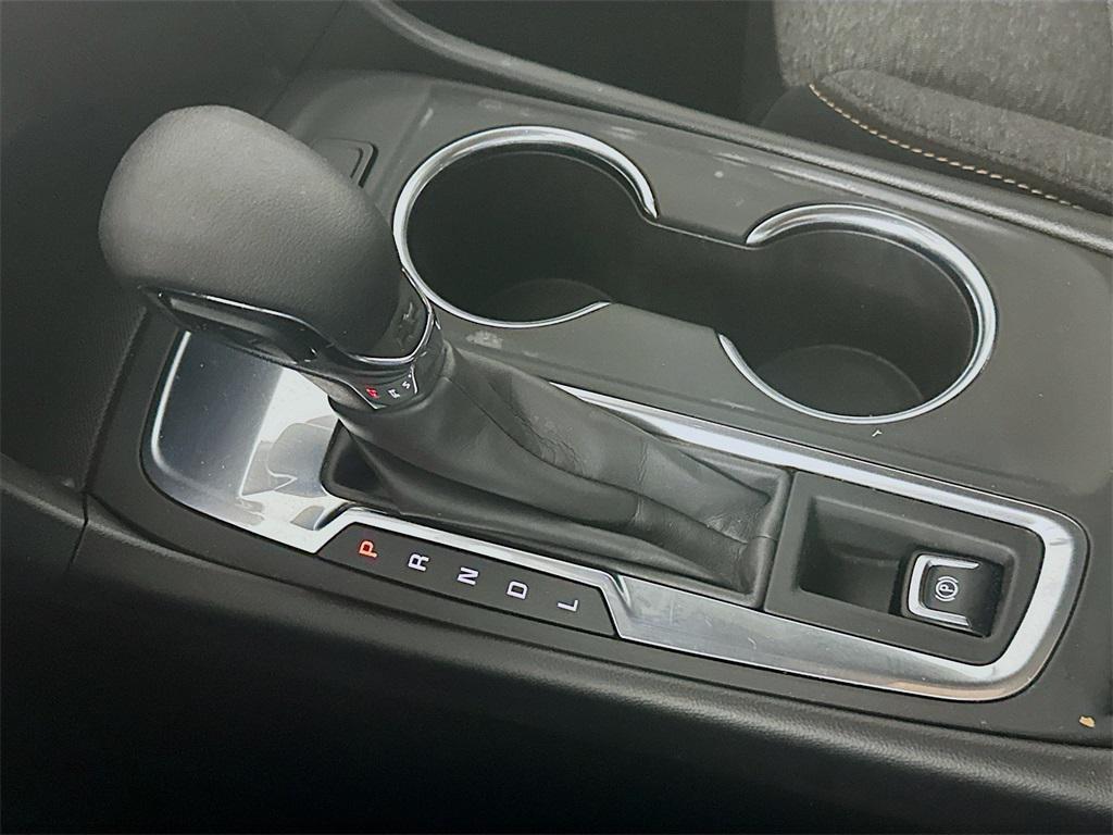 2022 Silver Ice Metallic Chevrolet Equinox