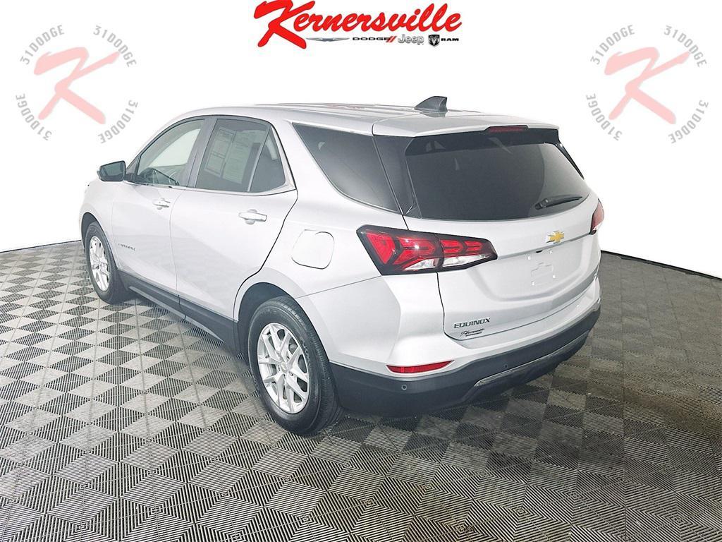 2022 Silver Ice Metallic Chevrolet Equinox