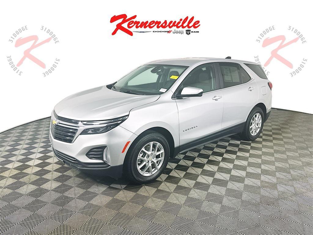 2022 Silver Ice Metallic Chevrolet Equinox