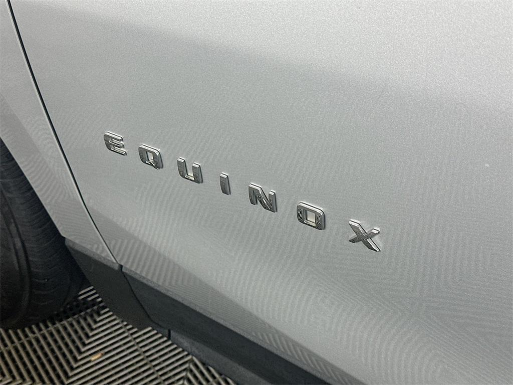 2022 Silver Ice Metallic Chevrolet Equinox